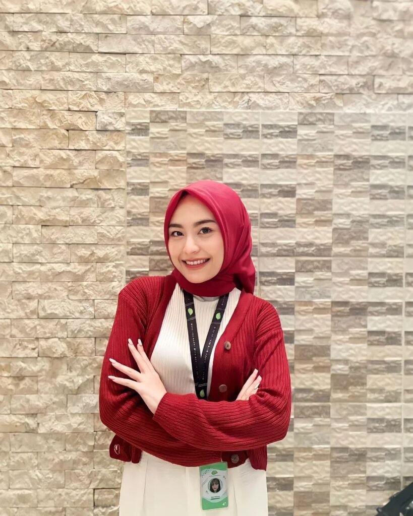 Gina Febriana: Kombinasi Antara Pekerjaan dan Hobi sebagai Suporter Bola dan Esport