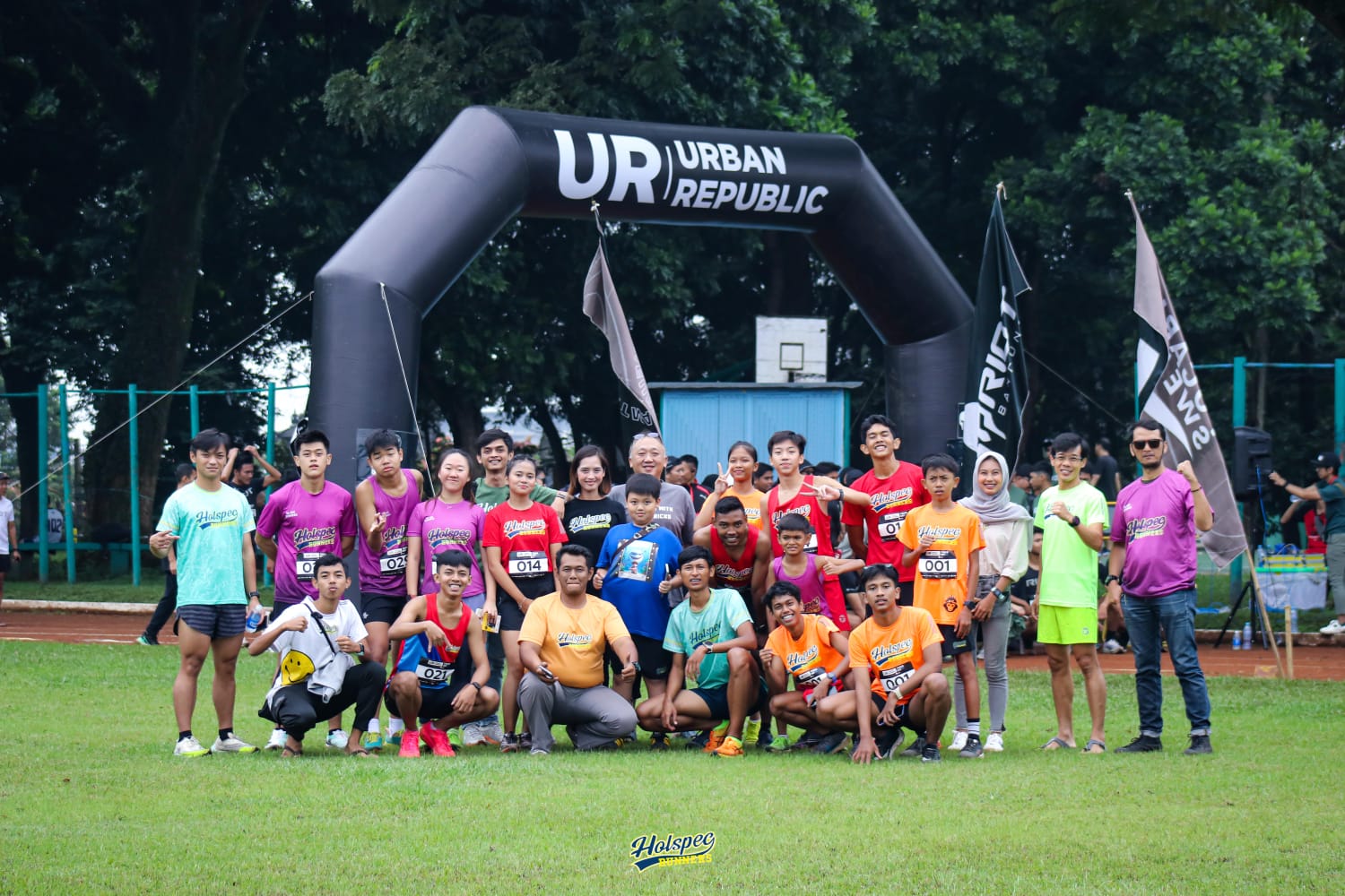 Holspec Running Club: Melampaui Batas dan Menyulut Semangat Atletik di Bandung