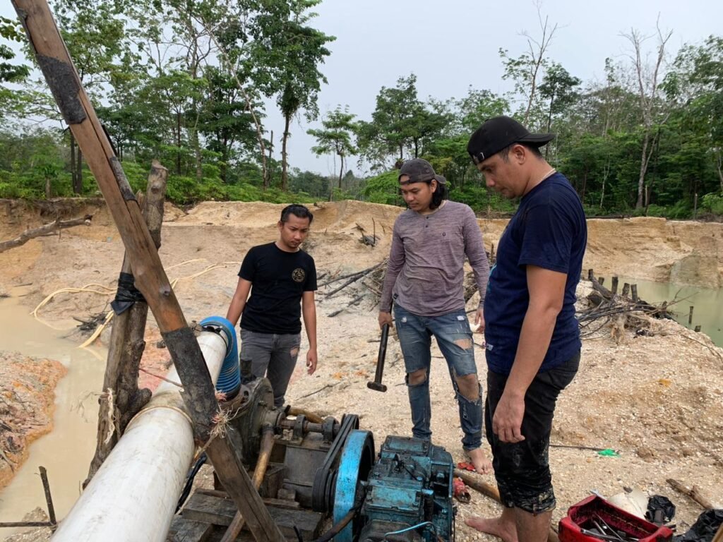 Tim Sultan Satreskrim Polres Tebo Berhasil Tangkap Empat Pelaku Penambangan Emas Tanpa Izin
