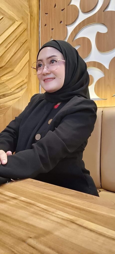 Rini, Ibu Rumah Tangga di Makassar, Menemukan Sukses dalam Bisnis Online