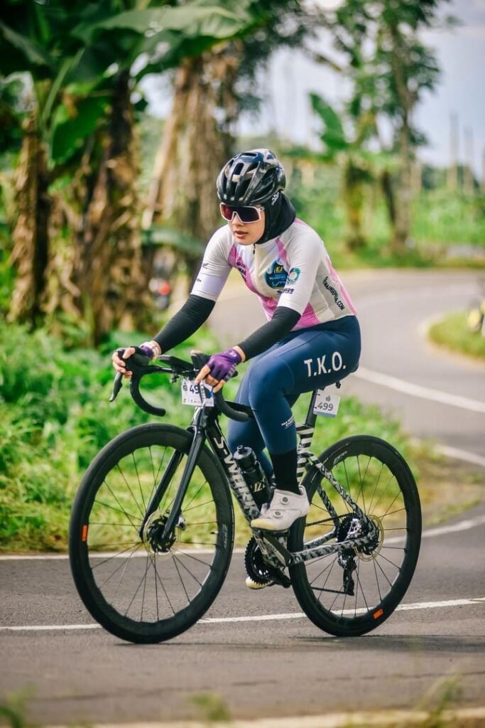 Amelia: Kisah Inspiratif Pegowes Pekanbaru yang Bersinar di Tengah Pandemi