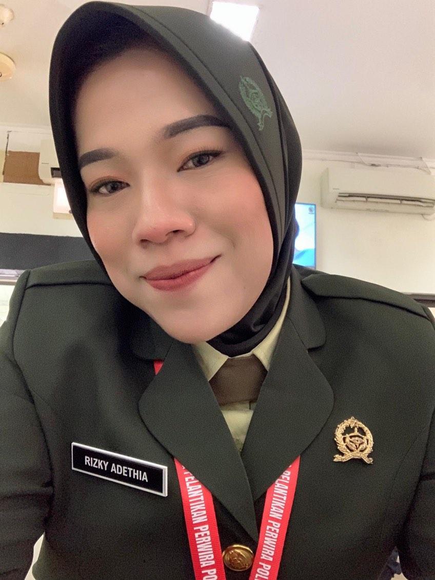 Kisah Inspiratif: Rizky Adethia Anggota TNI di Jakarta Timur Sukses Mengelola Bisnis Hijab dan Parfum dengan 42 Reseller di Seluruh Indonesia