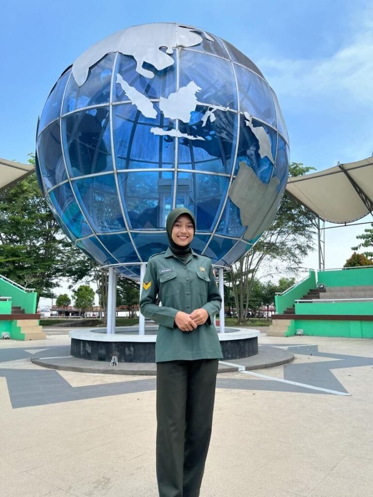 Menyeimbangkan Dunia Militer dan Multimedia: Perjalanan Sukses Sertu(K) Intan Indah Permatasari