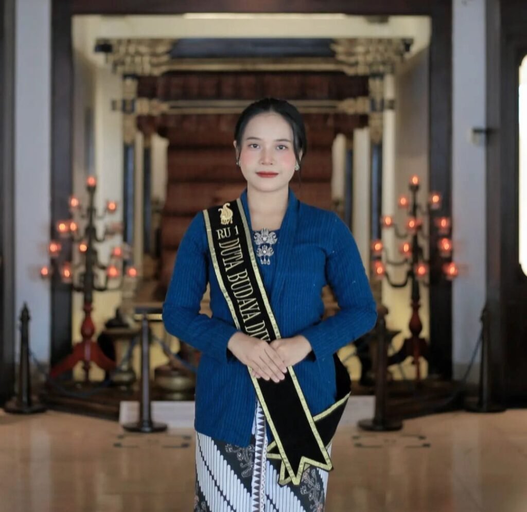 Okky Indriana Sari: Dari Bidan hingga Duta Budaya DIY, Kisah Inspiratif Perempuan Muda Yogyakarta