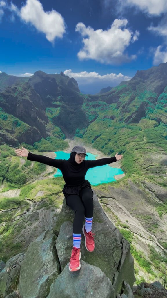 Eva Luckyta Sari, Influencer Alam yang Menantang Tebing dan Menggugah Kesadaran Ekowisata