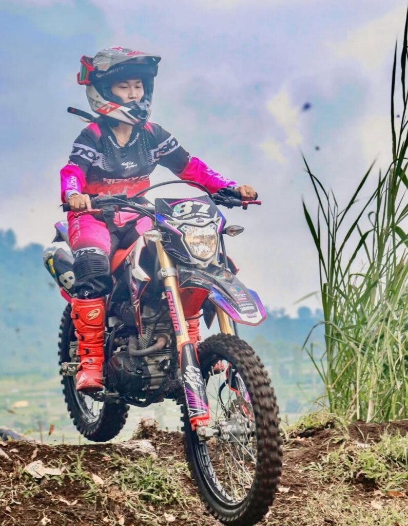 Intan Putri, Cewek 148 Sentimeter yang Taklukkan Dunia Trail dari Malang