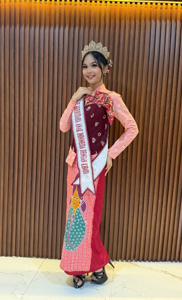 Anindiya Delia Renata Angkat Kebaya sebagai Simbol Karakter Perempuan Indonesia