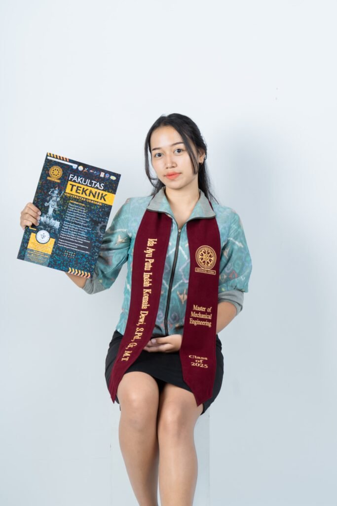 Guru Otomotif Denpasar Raih Magister Teknik Mesin, Dorong Siswa Melek Teknologi Kendaraan Listrik