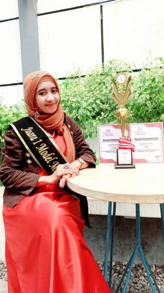 Azizah: Dari Model Hijabers ke Selebgram Ternama Jawa Timur