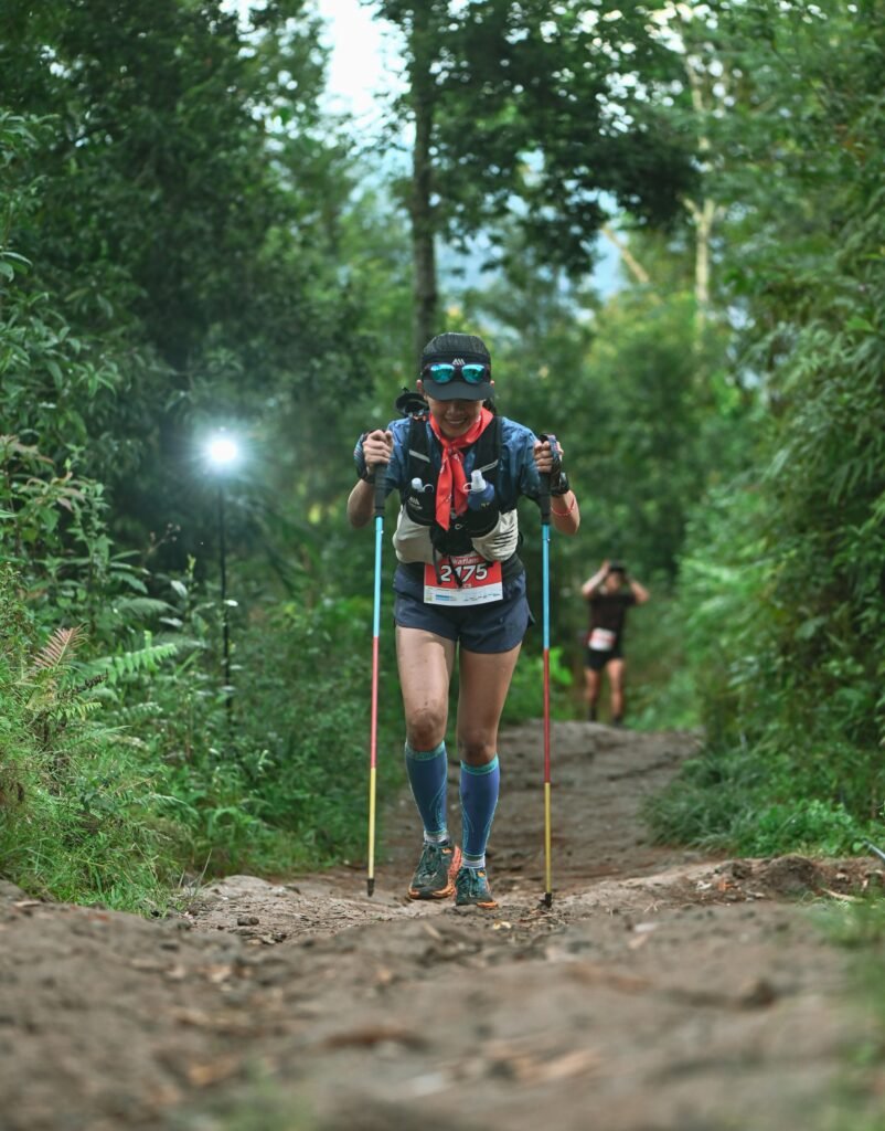 Sempat Takut Ketinggian, Tika Kini Jadi Trail Runner Makassar yang Kerap Taklukkan Medan Ekstrem
