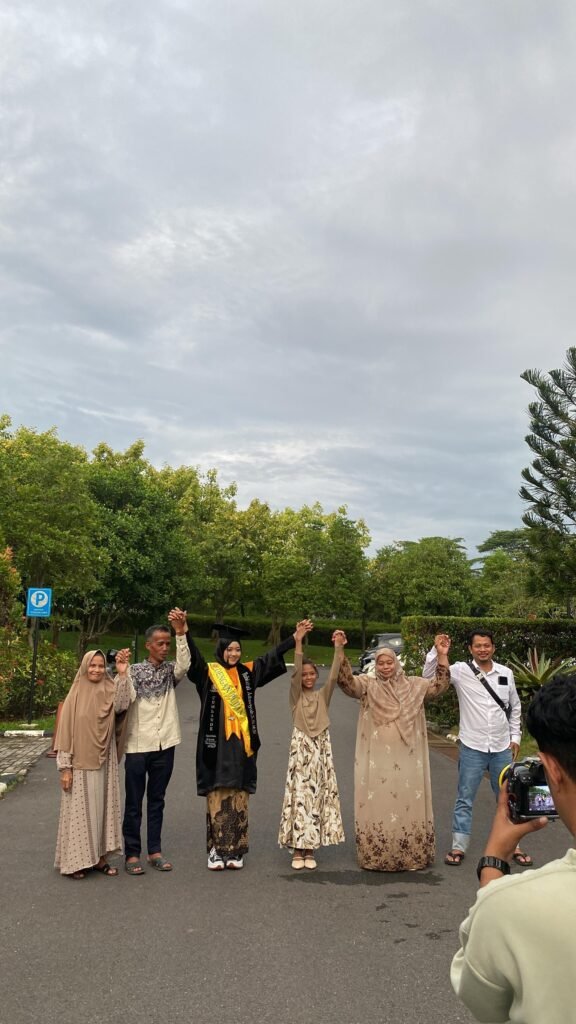 Dari Anak Petani di Jambi, Robiatul Adawiyah Kini Menempuh PhD di Australia
